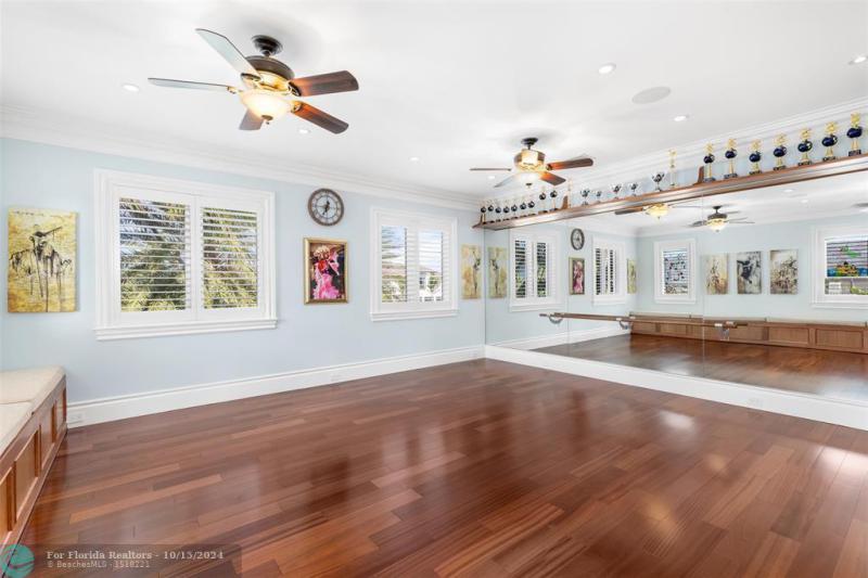  Single Family Homes Photo 49: 1739 SE 11th St  Fort Lauderdale,  FL 33316