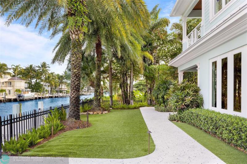  Single Family Homes Photo 55: 1739 SE 11th St  Fort Lauderdale,  FL 33316
