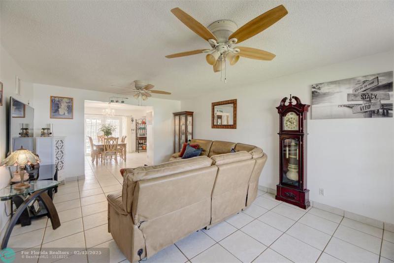  Single Family Homes Photo 13: 3330 NW 65th St  Fort Lauderdale,  FL 33309