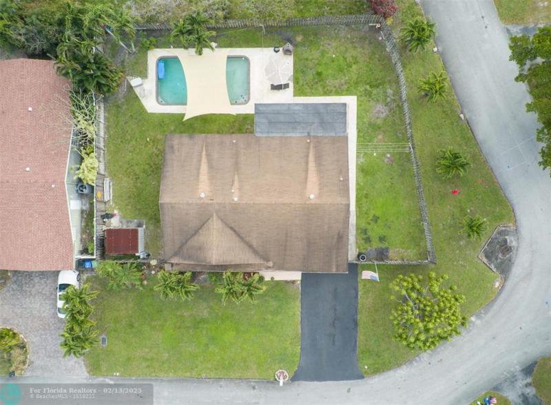  Single Family Homes Photo 2: 3330 NW 65th St  Fort Lauderdale,  FL 33309