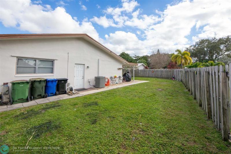  Single Family Homes Photo 33: 3330 NW 65th St  Fort Lauderdale,  FL 33309