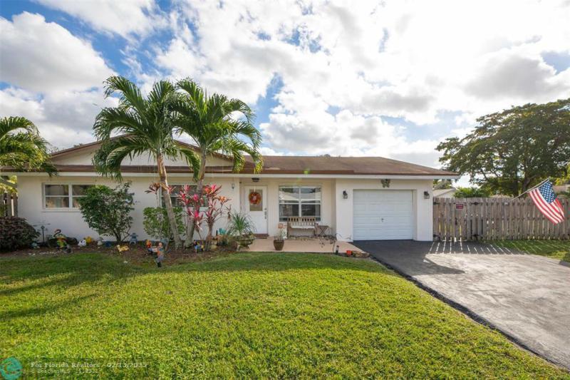  Single Family Homes Photo 4: 3330 NW 65th St  Fort Lauderdale,  FL 33309