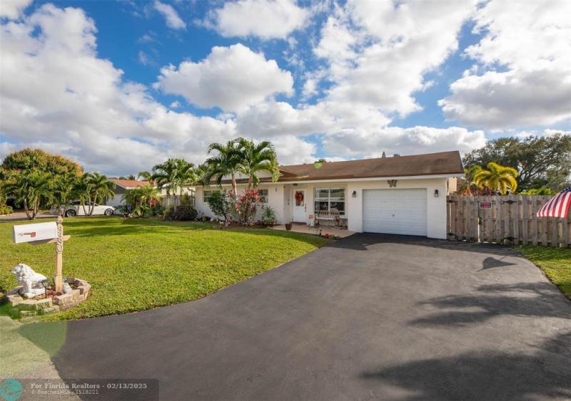  Single Family Homes Photo 5: 3330 NW 65th St  Fort Lauderdale,  FL 33309