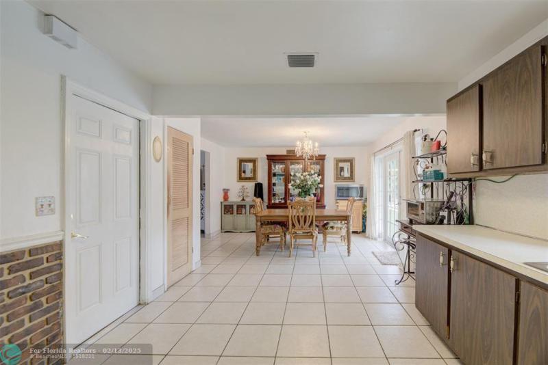  Single Family Homes Photo 8: 3330 NW 65th St  Fort Lauderdale,  FL 33309