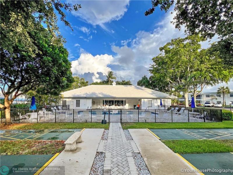  Condo & Townhome Photos