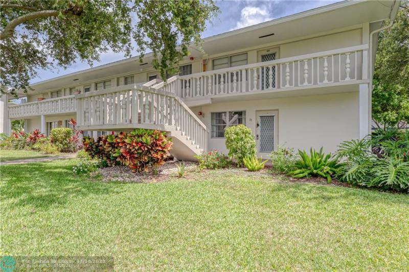  Condo & Townhome Photos