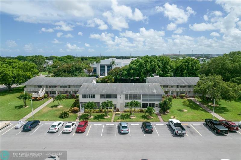  Condo & Townhome Photos