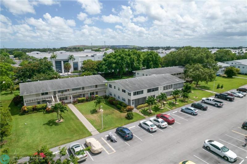  Condo & Townhome Photos