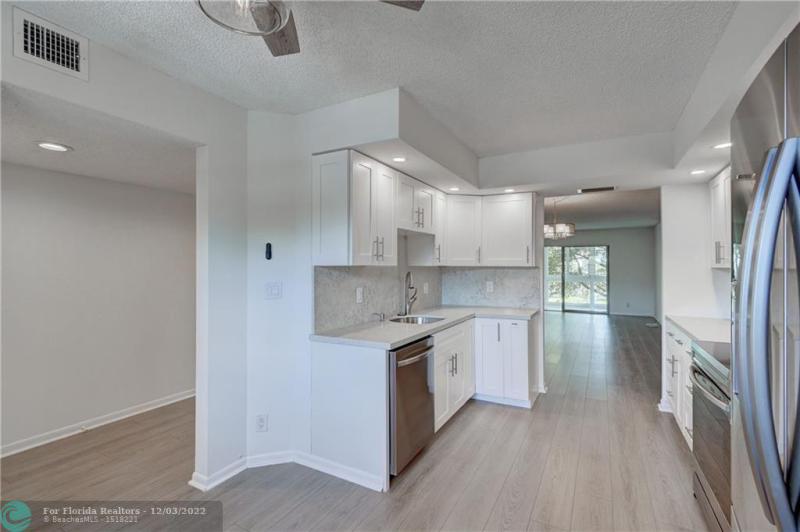  Condo & Townhome Photos