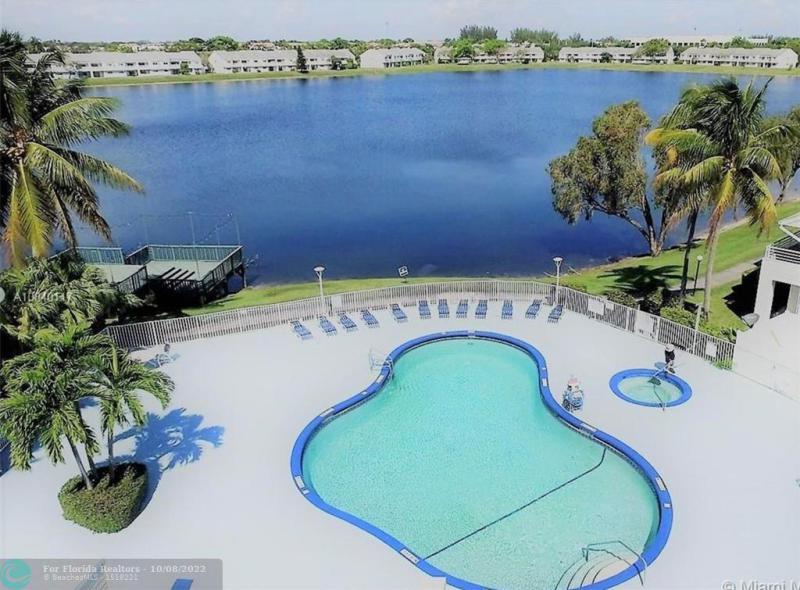  Condo & Townhome Photos