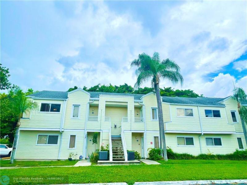  Condo & Townhome Photos