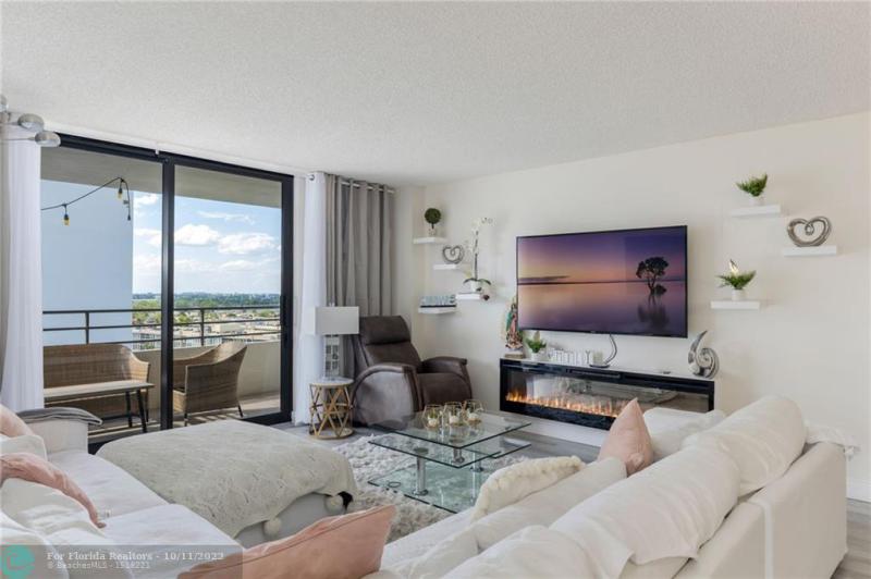  Condo & Townhome Photos