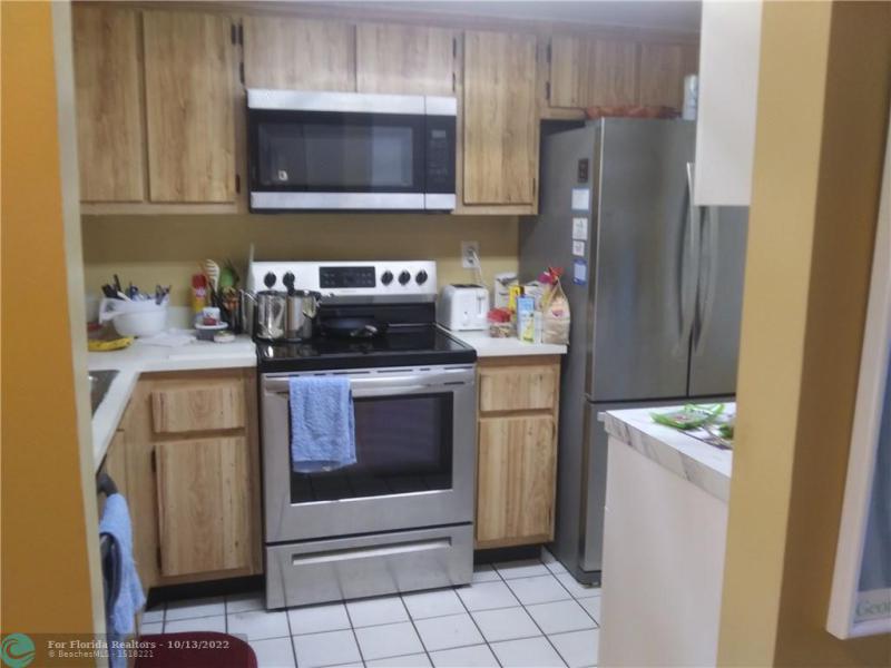  Condo & Townhome Photos