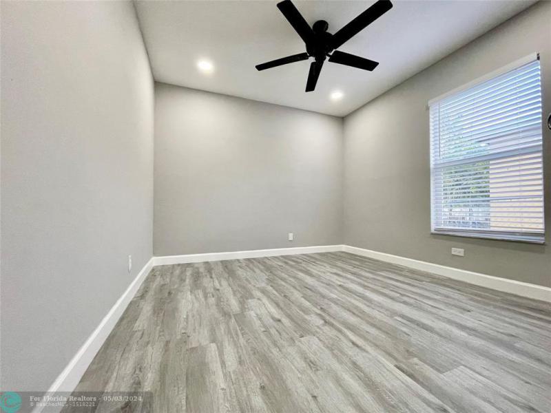  Single Family Homes Photo 13: 1582 NW 7th Ln  Pompano Beach,  FL 33060