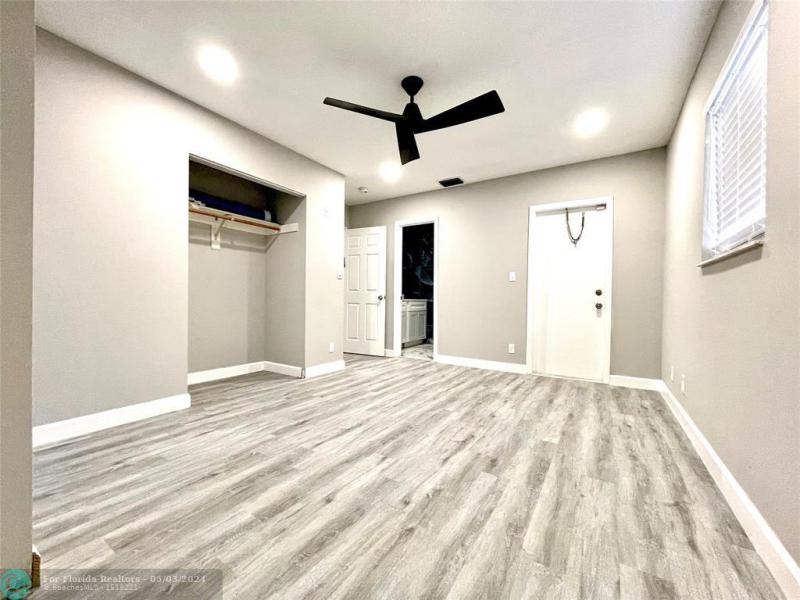  Single Family Homes Photo 15: 1582 NW 7th Ln  Pompano Beach,  FL 33060