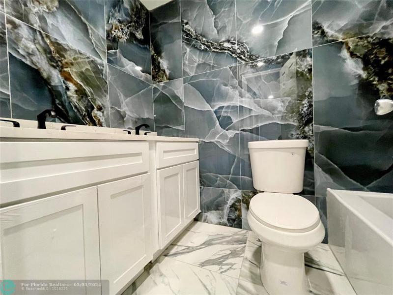  Single Family Homes Photo 16: 1582 NW 7th Ln  Pompano Beach,  FL 33060