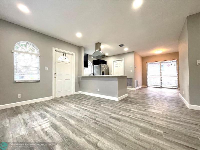  Single Family Homes Photo 18: 1582 NW 7th Ln  Pompano Beach,  FL 33060
