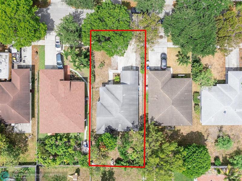  Single Family Homes Photo 19: 1582 NW 7th Ln  Pompano Beach,  FL 33060