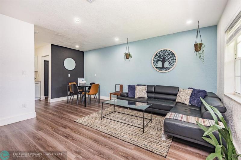 Duplex, Triplex and Fourplex Images