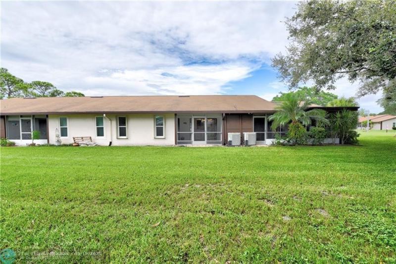  Condo & Townhome Photos