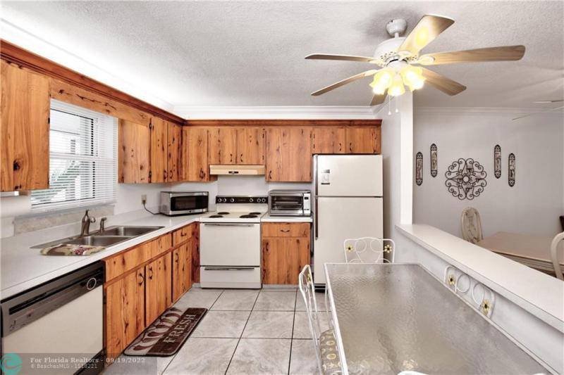  Condo & Townhome Photos
