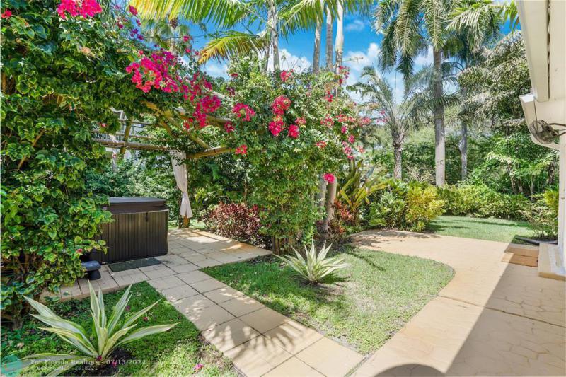  Single Family Homes Photo 6: 1401 SW 19th St  Fort Lauderdale,  FL 33315