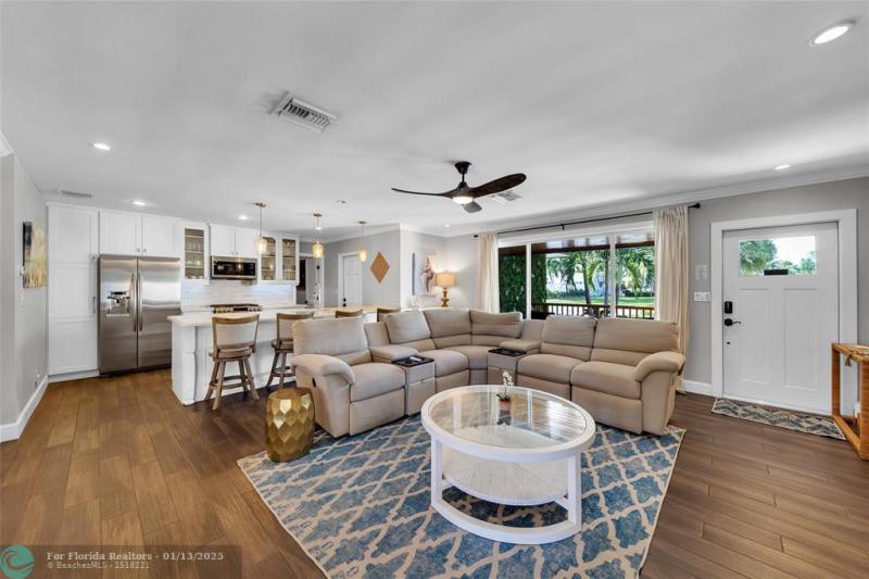  Single Family Homes Photo 11: 4020 NE 16th Ave  Oakland Park,  FL 33334