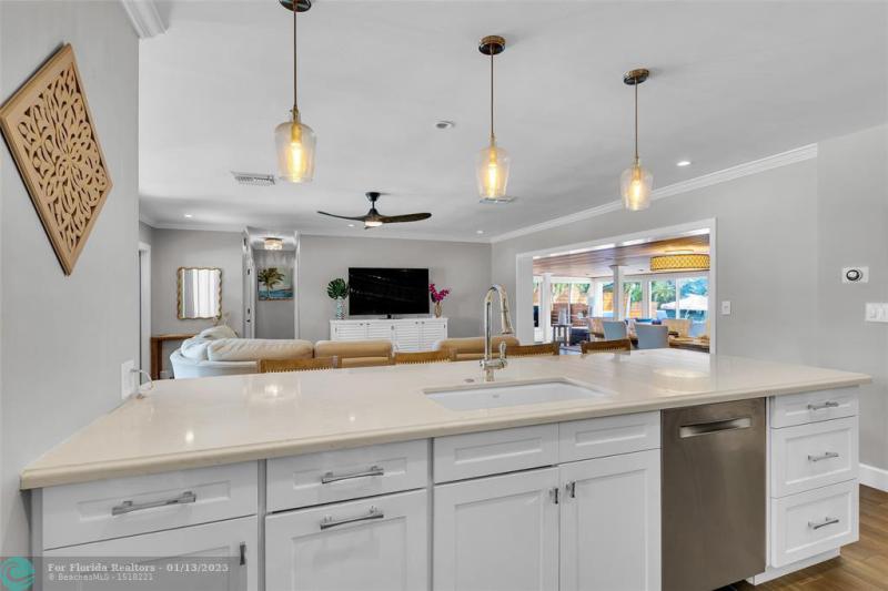  Single Family Homes Photo 16: 4020 NE 16th Ave  Oakland Park,  FL 33334