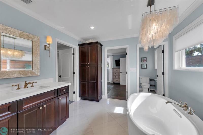  Single Family Homes Photo 35: 4020 NE 16th Ave  Oakland Park,  FL 33334