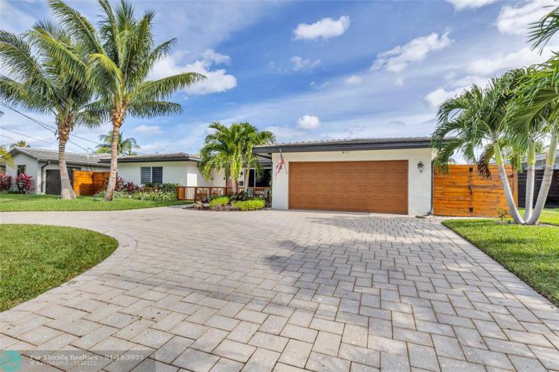  Single Family Homes Photo 4: 4020 NE 16th Ave  Oakland Park,  FL 33334