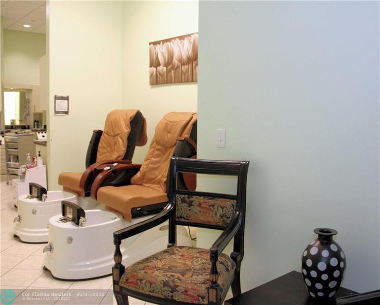  Condo & Townhome Photos