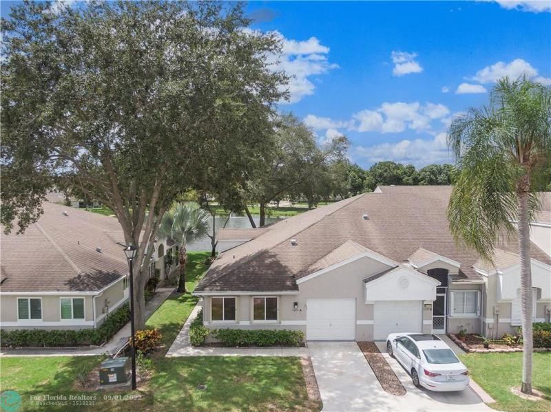  Condo & Townhome Photos