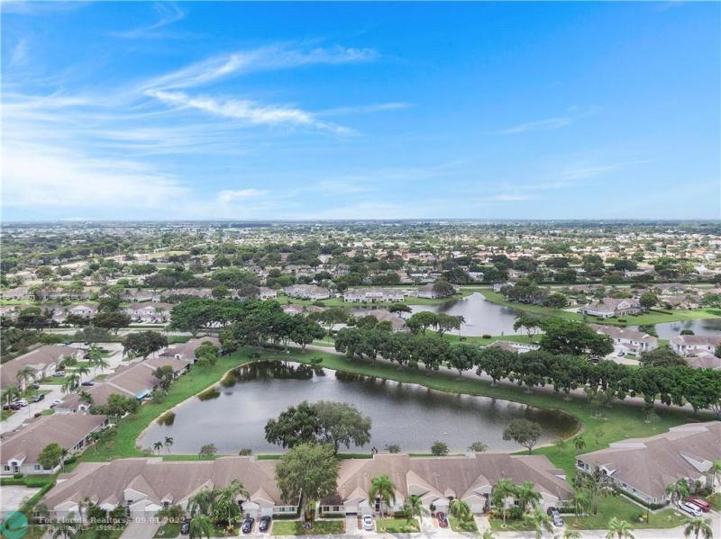  Condo & Townhome Photos