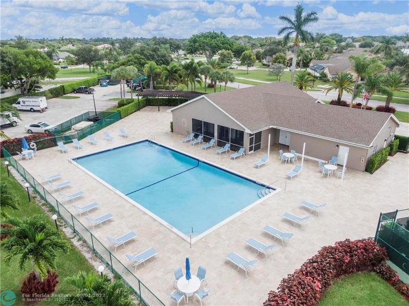  Condo & Townhome Photos