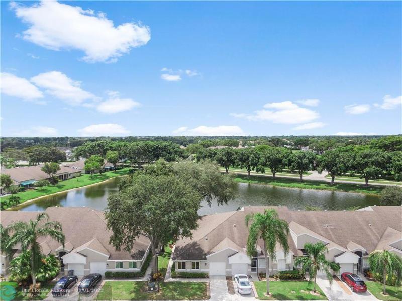  Condo & Townhome Photos