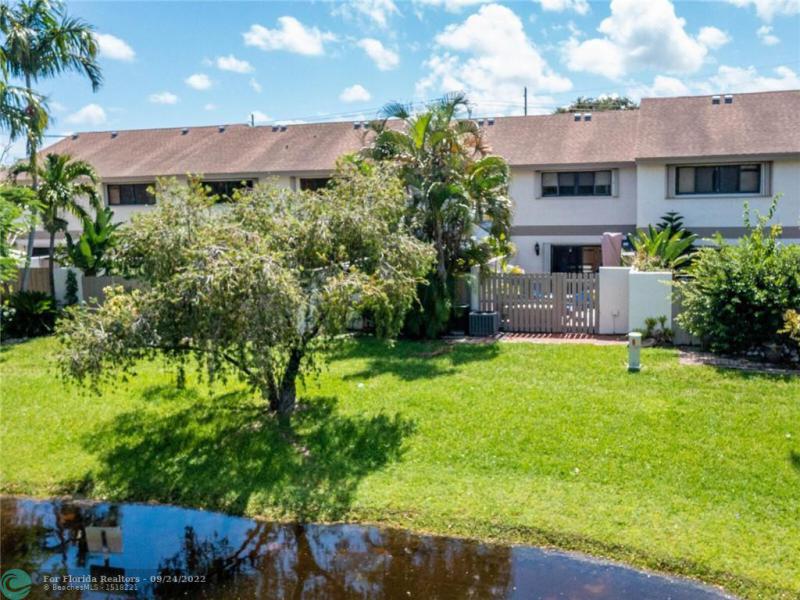 Condo & Townhome Photos