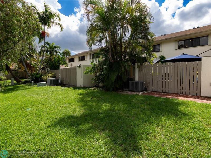  Condo & Townhome Photos