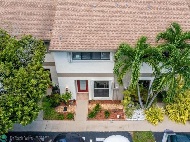  Condo & Townhome Photos