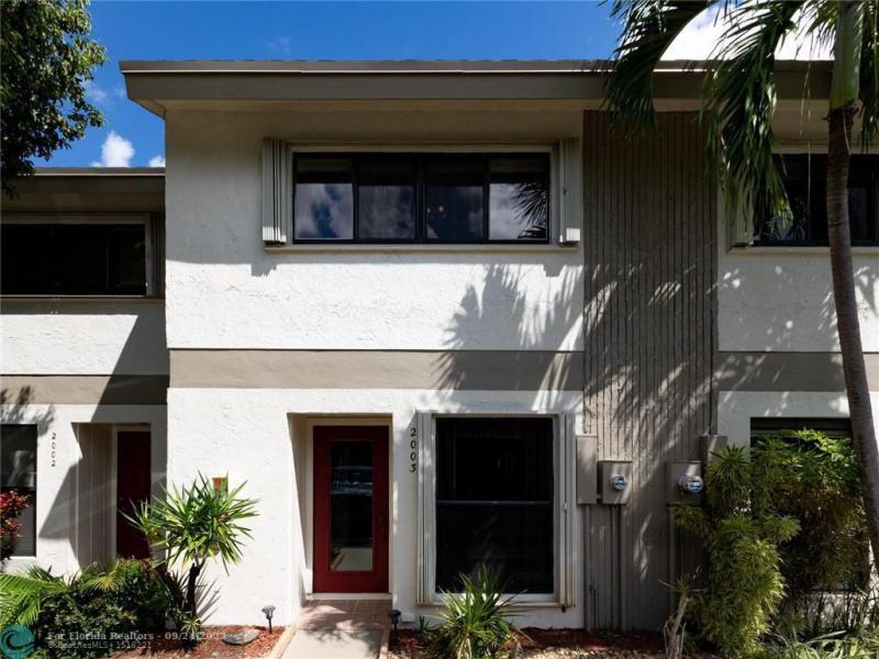 Condo & Townhome Photos