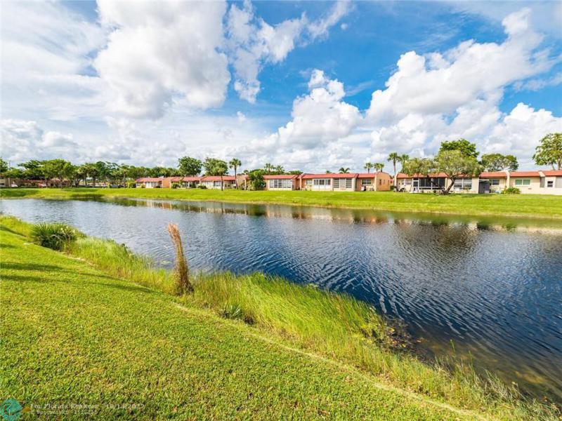  Condo & Townhome Photos