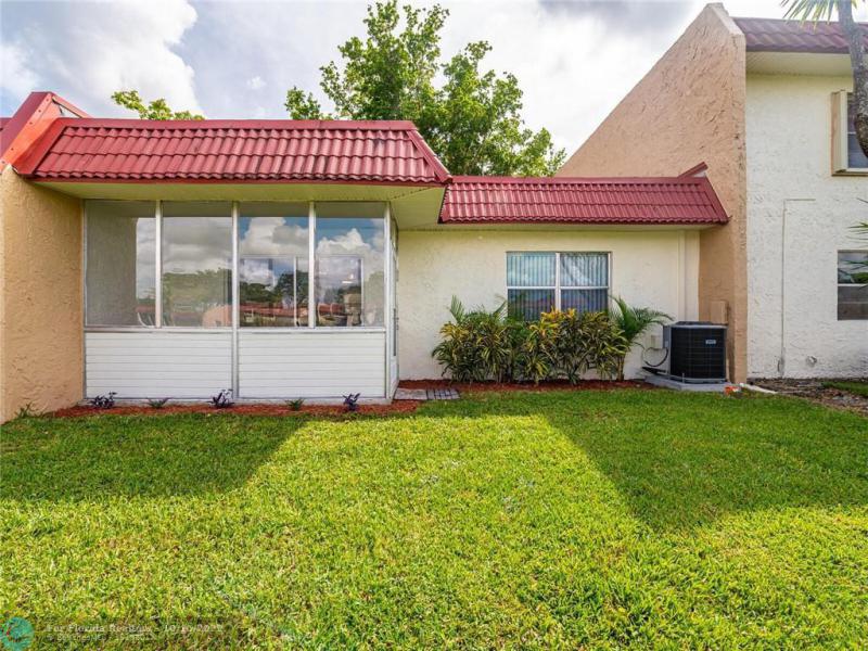  Condo & Townhome Photos