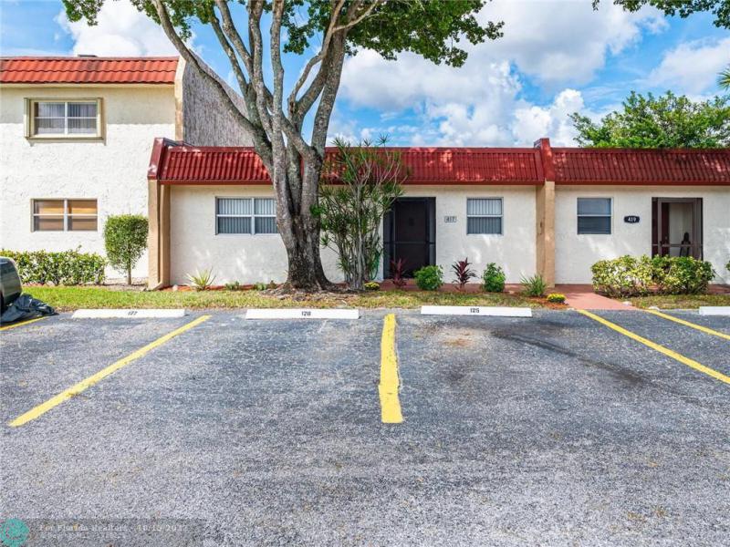  Condo & Townhome Photos