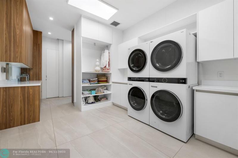 Single Family Homes Photo 34: 31 Pelican Dr  Fort Lauderdale,  FL 33301