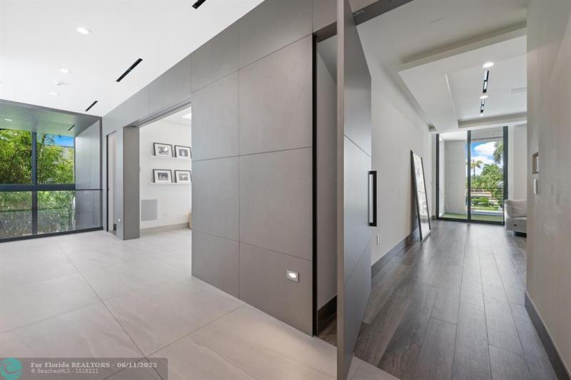  Single Family Homes Photo 52: 31 Pelican Dr  Fort Lauderdale,  FL 33301