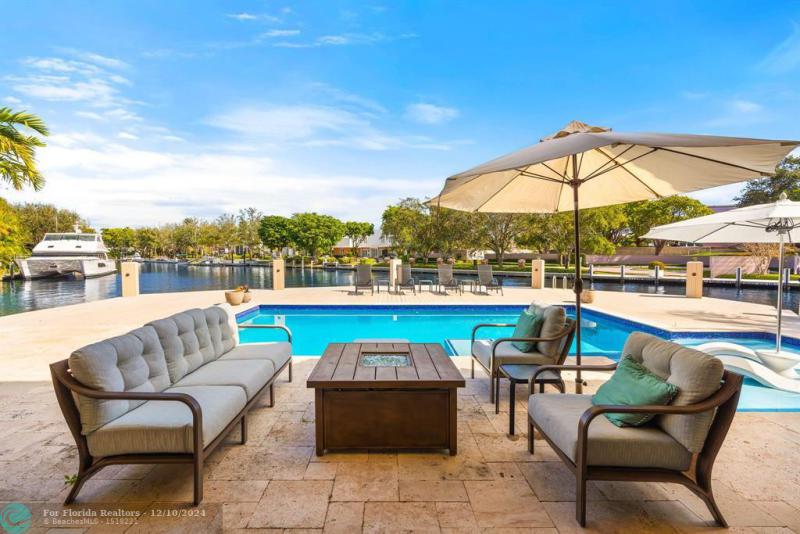  Single Family Homes Photo 3: 90 Compass Ln  Fort Lauderdale,  FL 33308