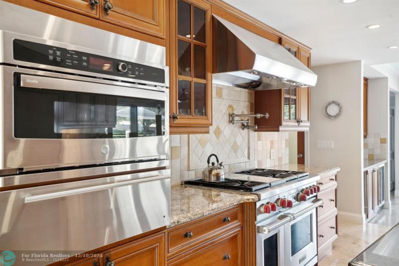  Single Family Homes Photo 5: 90 Compass Ln  Fort Lauderdale,  FL 33308