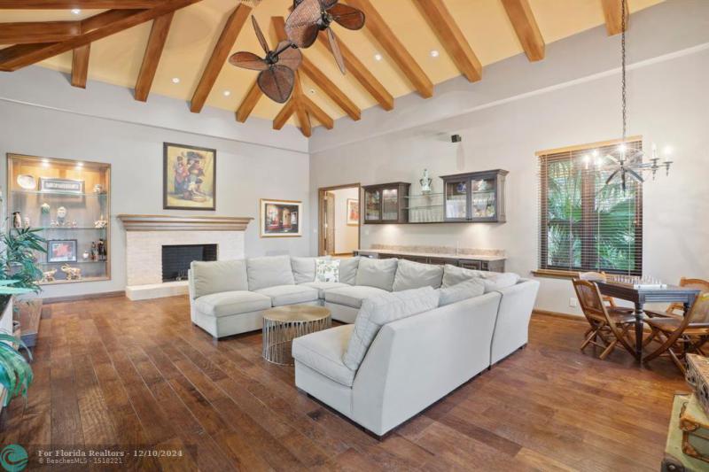  Single Family Homes Photo 9: 90 Compass Ln  Fort Lauderdale,  FL 33308
