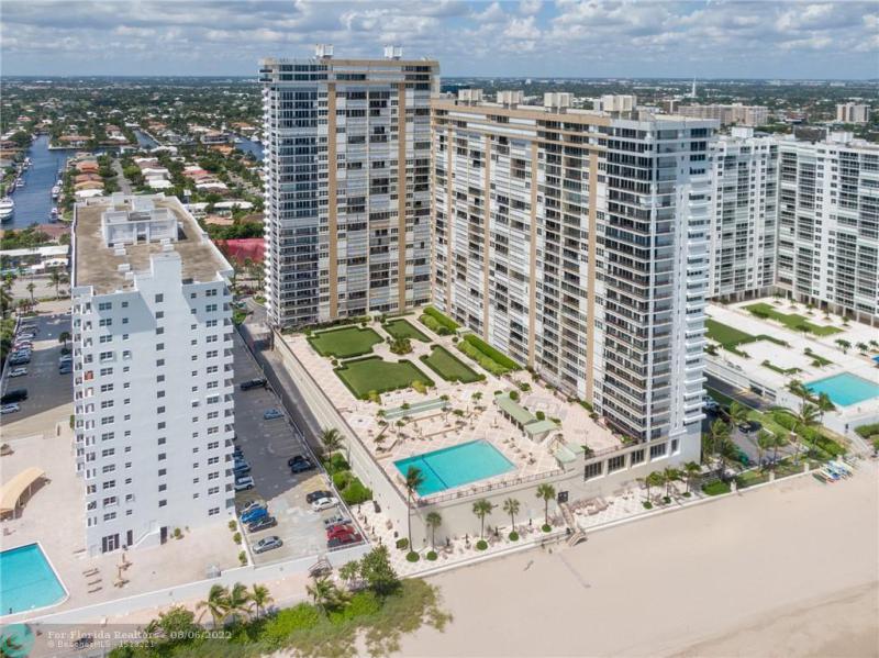  Condo & Townhome Photos