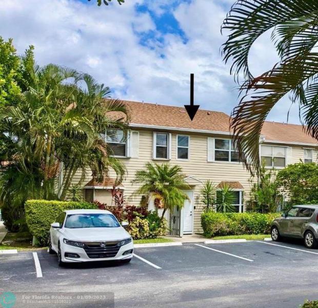  Condo & Townhome Photos