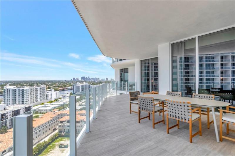  Condo & Townhome Photos